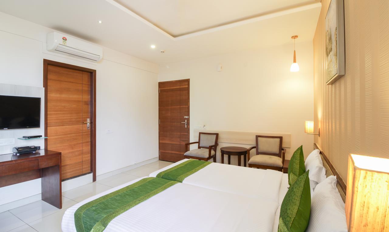 Maharaja Inn Chikmagalūr Екстериор снимка