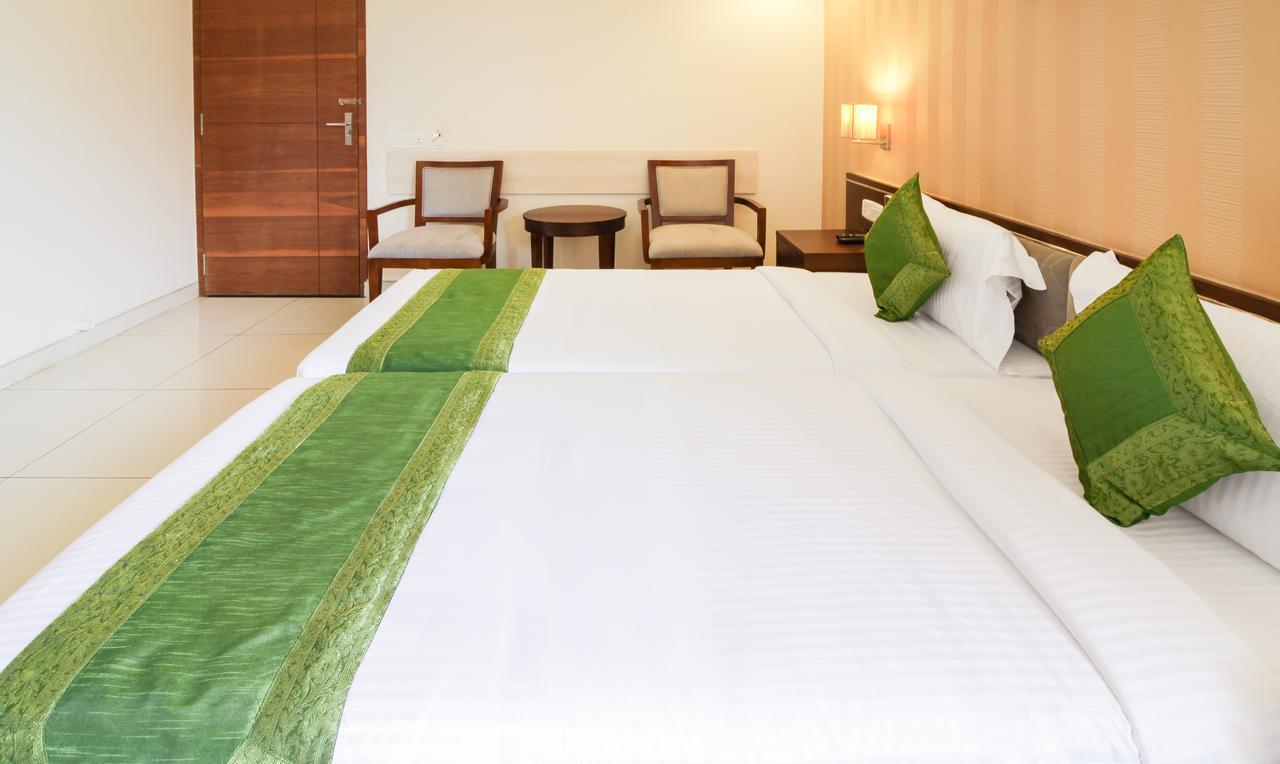 Maharaja Inn Chikmagalūr Екстериор снимка